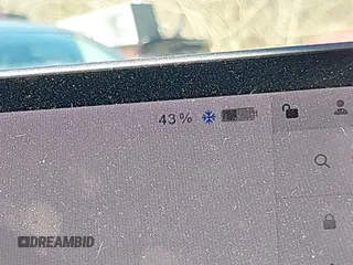 2019 Tesla Model 3 Mid Range z VIN 5YJ3E1EA4KF317872, wystawiony jako IAAI lot #41491269 z przebiegiem 90 772 mil mil oraz . Historia ofert i sprzedaży dostępna na DreamBid. Obrazek 16.