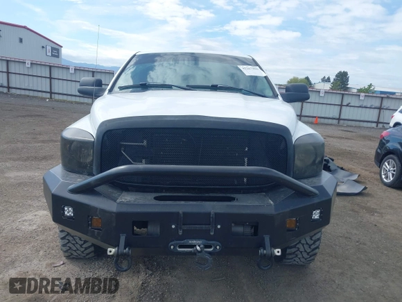 2006 Dodge 3500 SLT z VIN 3D7LX38CX6G191784, wystawiony jako IAAI lot #42267999 z przebiegiem 202 933 mil mil oraz . Historia ofert i sprzedaży dostępna na DreamBid. Obrazek 12.