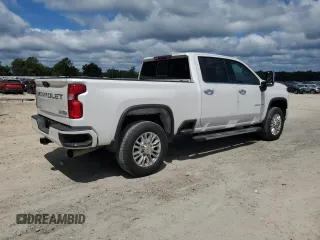 2022 Chevrolet Silverado 3500HD High Country with VIN 1GC4YVEY5NF280556, listed as a Copart auction lot 67739984 with 47,540 mi miles and Clean Title. Bid and sale history available at carsss.com. Image 3.