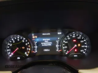 2023 Jeep Compass (RED) Edition z VIN 3C4NJDCN5PT536179, wystawiony jako IAAI lot #41621950 z przebiegiem 17 830 mil mil oraz . Historia ofert i sprzedaży dostępna na DreamBid. Obrazek 7.