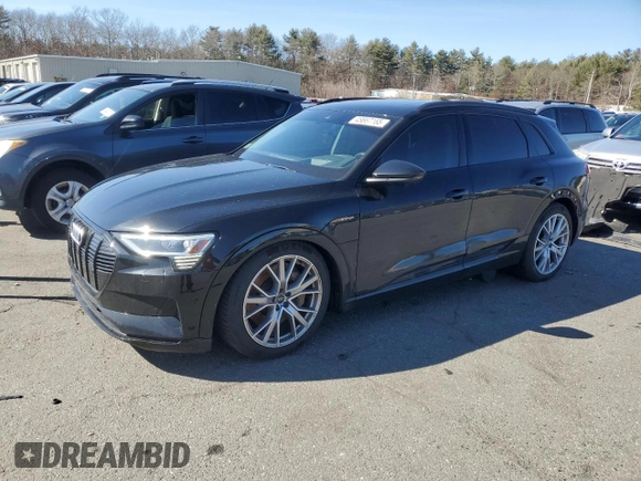 2021 Audi e-tron Prestige z VIN WA1VAAGE3MB020015, wystawiony jako Copart lot #48667165 z przebiegiem 55 428 mil mil oraz Szkody całkowita. Historia ofert i sprzedaży dostępna na DreamBid. Obrazek 1.