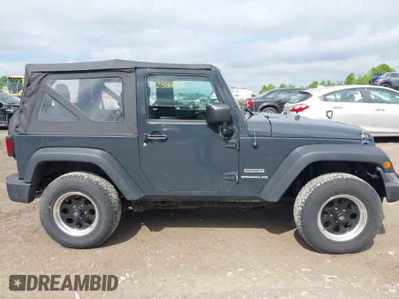 2017 Jeep Wrangler Sport z VIN 1C4AJWAG0HL754381, wystawiony jako IAAI lot #42366858 z przebiegiem 35 760 mil mil oraz . Historia ofert i sprzedaży dostępna na DreamBid. Obrazek 13.
