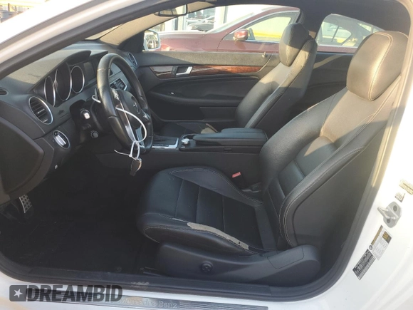 2015 Mercedes-Benz C 250 with VIN WDDGJ4HB6FG371226, listed as a Copart auction lot 62108275 with 70,019 mi miles and Clean title. Bid and sale history available at DreamBid. Image 7.