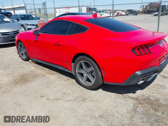 2024 Ford Mustang EcoBoost z VIN 1FA6P8TH8R5146979, wystawiony jako IAAI lot #42017450 z przebiegiem 6 253 mil mil oraz . Historia ofert i sprzedaży dostępna na DreamBid. Obrazek 3.