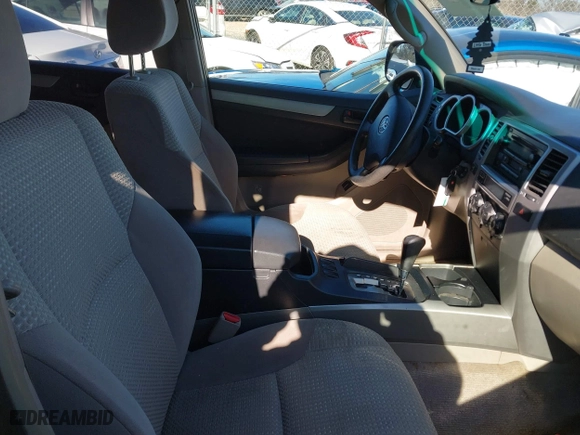 2005 Toyota 4Runner SR5 with VIN JTEZU14R158024192, listed as a IAAI auction lot 41262075 with 190,934 mi miles. Bid and sale history available at carsss.com. Image 5.