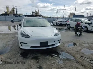 2022 Tesla Model 3 z VIN 5YJ3E1EA4NF354750, wystawiony jako Copart lot #44430085 z przebiegiem 29 507 mil mil oraz Szkoda całkowita • Salvage title. Historia ofert i sprzedaży dostępna na DreamBid. Obrazek 11.