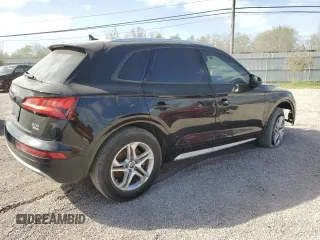 2018 Audi Q5 Premium with VIN WA1ANAFY0J2014179, listed as a Copart auction lot 49273945 with 114,833 mi miles and Clean Title. Bid and sale history available at carsss.com. Image 3.