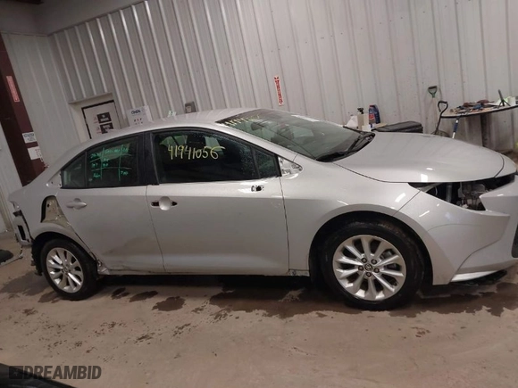 2021 Toyota Corolla LE with VIN 5YFVPMAE2MP233957, listed as a IAAI auction lot 41941056 with 49,256 mi miles. Bid and sale history available at carsss.com. Image 6.