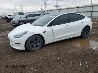 2021 Tesla Model 3 Standard Range Plus z VIN 5YJ3E1EAXMF853650, wystawiony jako Copart lot #51339495 z przebiegiem 113 025 mil mil oraz Szkody całkowita. Historia ofert i sprzedaży dostępna na DreamBid. Obrazek 1.