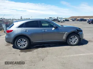 2017 Infiniti QX70 with VIN JN8CS1MWXHM415170, listed as a IAAI auction lot 42788300 with 128,468 mi miles and . Bid and sale history available at DreamBid. Image 13.