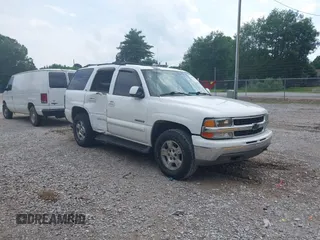 2002 Chevrolet Tahoe LS z VIN 1GNEK13Z62R314676, wystawiony jako IAAI lot #42285819 z przebiegiem 316 365 mil mil oraz . Historia ofert i sprzedaży dostępna na DreamBid. Obrazek 1.