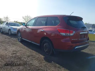 2013 Nissan Pathfinder S with VIN 5N1AR2MM7DC602719, listed as a IAAI auction lot 42144640 with 289,534 mi miles. Bid and sale history available at carsss.com. Image 3.