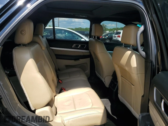 2017 Ford Explorer XLT z VIN 1FM5K8D86HGD75307, wystawiony jako Copart lot #55724885 z przebiegiem Nie podano mil oraz Szkoda całkowita • Salvage title. Historia ofert i sprzedaży dostępna na DreamBid. Obrazek 11.