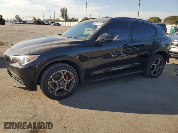 2022 Alfa Romeo Stelvio Sprint z VIN ZASPAKAN7N7D41824, wystawiony jako Copart lot #43214015 z przebiegiem 62 232 mil mil oraz Szkody całkowita. Historia ofert i sprzedaży dostępna na DreamBid. Obrazek 1.
