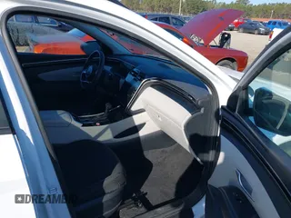 2024 Hyundai Tucson SEL with VIN 5NMJB3DE4RH421898, listed as a IAAI auction lot 41500454 with 25,223 mi miles and . Bid and sale history available at DreamBid. Image 5.