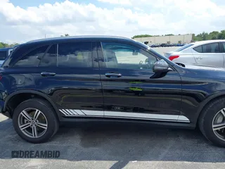 2020 Mercedes-Benz GLC 300 z VIN WDC0G8DB3LF734343, wystawiony jako IAAI lot #41894613 z przebiegiem 88 728 mil mil oraz . Historia ofert i sprzedaży dostępna na DreamBid. Obrazek 13.