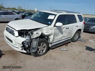 2011 Toyota 4Runner SR5 with VIN JTEZU5JR6B5026240, listed as a IAAI auction lot 41840510 with 99,900 mi miles. Bid and sale history available at carsss.com. Image 17.