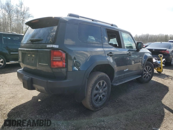 2024 Toyota Land Cruiser z VIN JTEABFAJXR5000883, wystawiony jako Copart lot #50334965 z przebiegiem Nie podano mil oraz Szkoda całkowita • Salvage title. Historia ofert i sprzedaży dostępna na DreamBid. Obrazek 3.