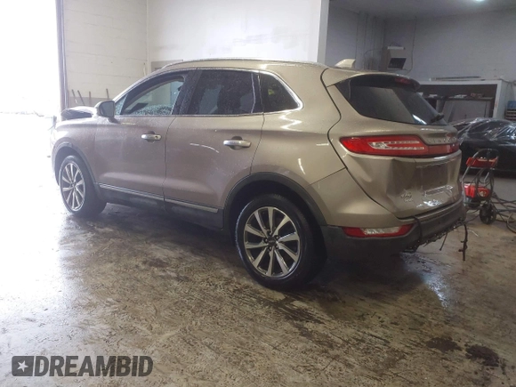 2019 Lincoln MKC Reserve with VIN 5LMTJ3DH4KUL20647, listed as a IAAI auction lot 41868447 with 64,403 mi miles and . Bid and sale history available at DreamBid. Image 3.