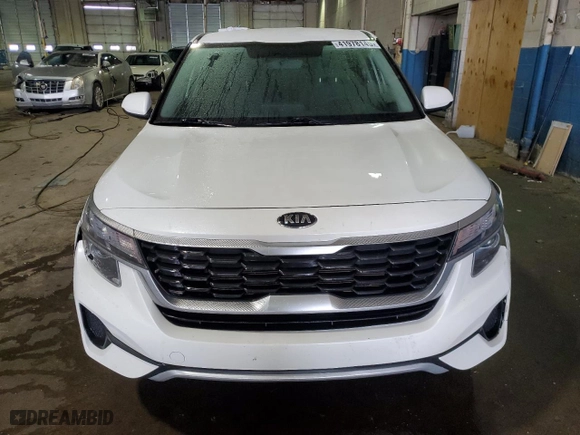 2021 Kia Seltos LX with VIN KNDEPCAA8M7103092, listed as a Copart auction lot 41978145 with 64,290 mi miles and Salvage Title. Bid and sale history available at carsss.com. Image 5.