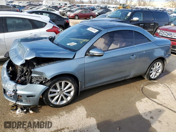 2015 Volkswagen Eos Komfort with VIN WVWBW8AH2FV000829, listed as a Copart auction lot 43082344 with 68,099 mi miles and Salvage Title. Bid and sale history available at DreamBid. Image 1.