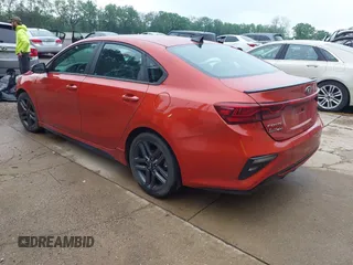 2020 Kia Forte GT-Line z VIN 3KPF34AD3LE260009, wystawiony jako IAAI lot #42308512 z przebiegiem 90 916 mil mil oraz . Historia ofert i sprzedaży dostępna na DreamBid. Obrazek 3.