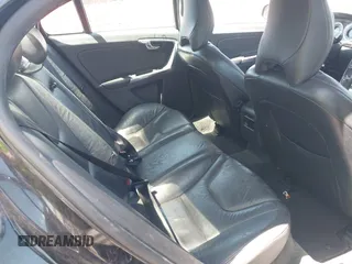 2012 Volvo S60 T5 с VIN YV1622FS4C2142489, выставлен на аукционе IAAI как лот 42234409 с пробегом 218 907 миль миль и . История ставок и продаж доступна на DreamBid. Изображение 8.