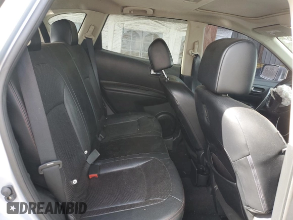 2011 Nissan Rogue SV z VIN JN8AS5MV7BW310538, wystawiony jako Copart lot #57863935 z przebiegiem 109 545 mil mil oraz Szkoda całkowita • Salvage title. Historia ofert i sprzedaży dostępna na DreamBid. Obrazek 10.
