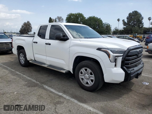 2022 Toyota Tundra SR z VIN 5TFKB5AA5NX008200, wystawiony jako Copart lot #51174545 z przebiegiem 51 898 mil mil oraz Szkoda całkowita • Salvage title. Historia ofert i sprzedaży dostępna na DreamBid. Obrazek 4.
