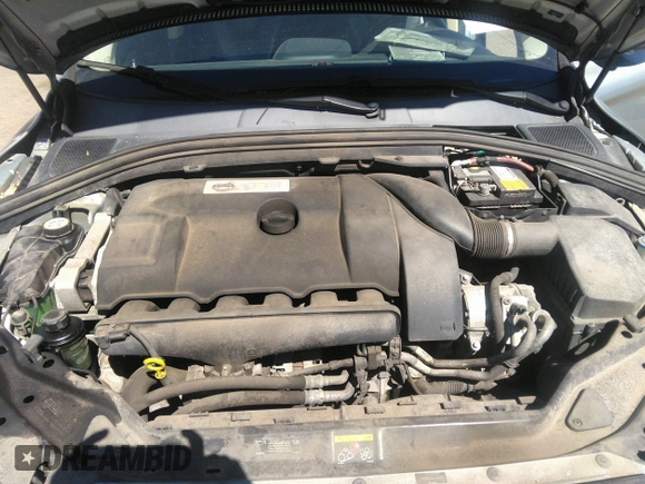 2011 Volvo XC60 3.0T with VIN YV4902DZ8B2172762, listed as a IAAI auction lot 41891617 with 165,252 mi miles and . Bid and sale history available at DreamBid. Image 10.