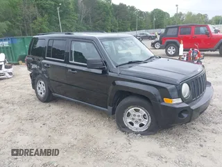 2008 Jeep Patriot Sport z VIN 1J8FT28W48D772388, wystawiony jako IAAI lot #42141998 z przebiegiem 190 229 mil mil oraz . Historia ofert i sprzedaży dostępna na DreamBid. Obrazek 1.