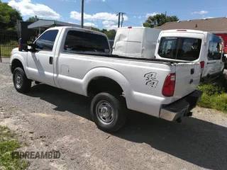 2014 Ford F-250 XL z VIN 1FTBF2B64EEB63961, wystawiony jako IAAI lot #42357797 z przebiegiem 211 419 mil mil oraz . Historia ofert i sprzedaży dostępna na DreamBid. Obrazek 3.