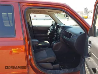 2012 Jeep Patriot Latitude z VIN 1C4NJRFB2CD690010, wystawiony jako IAAI lot #41909754 z przebiegiem 264 765 mil mil oraz . Historia ofert i sprzedaży dostępna na DreamBid. Obrazek 5.