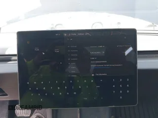 2025 Tesla Model 3 Long Range z VIN 5YJ3E1EA2SF918505, wystawiony jako IAAI lot #41968148 z przebiegiem 2490 mil mil oraz . Historia ofert i sprzedaży dostępna na DreamBid. Obrazek 17.