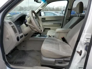 2012 Ford Escape XLT z VIN 1FMCU9DG9CKC69762, wystawiony jako Copart lot #49104075 z przebiegiem 92 937 mil mil oraz Szkoda całkowita • Salvage title. Historia ofert i sprzedaży dostępna na DreamBid. Obrazek 7.