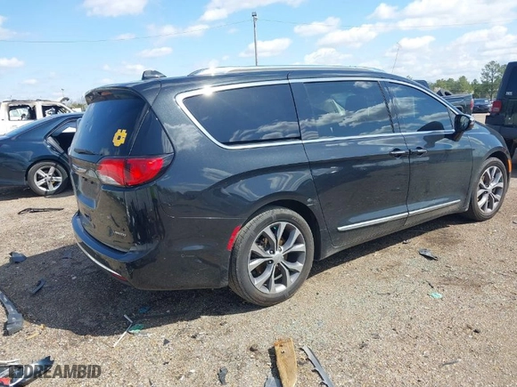 2017 Chrysler Pacifica Limited with VIN 2C4RC1GG5HR812600, listed as a IAAI auction lot 41747528 with 88,810 mi miles. Bid and sale history available at carsss.com. Image 4.