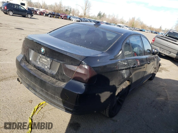 2011 BMW 3 Series 328i с VIN WBAPH5C56BA442111, выставлен на аукционе Copart как лот 54901935 с пробегом 123 927 миль миль и Списание • Salvage title. История ставок и продаж доступна на DreamBid. Изображение 3.