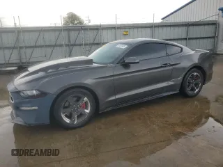 2018 Ford Mustang EcoBoost z VIN 1FA6P8TH5J5125771, wystawiony jako Copart lot #61825985 z przebiegiem 128 434 mil mil oraz Czysty tytuł • Clean title. Historia ofert i sprzedaży dostępna na DreamBid. Obrazek 1.
