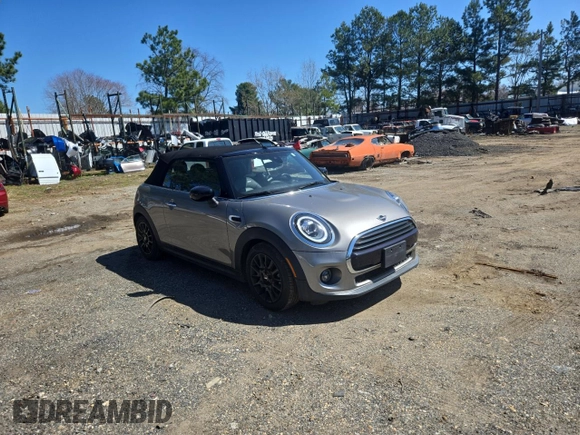 2020 MINI Convertible Cooper с VIN WMWWJ3C0XL3L01427, выставлен на аукционе Copart как лот 51099865 с пробегом 18 934 миль миль и Списание • Salvage title. История ставок и продаж доступна на DreamBid. Изображение 1.
