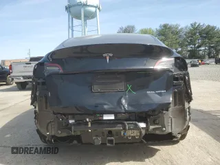 2024 Tesla Model Y Long Range z VIN 7SAYGDEE1RF985095, wystawiony jako Copart lot #55155635 z przebiegiem 17 007 mil mil oraz Szkody całkowita. Historia ofert i sprzedaży dostępna na DreamBid. Obrazek 6.