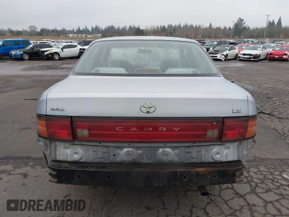 1994 Toyota Camry LE with VIN JT2SK12E2R0207688, listed as a IAAI auction lot 41323827 with 162,680 mi miles. Bid and sale history available at carsss.com. Image 16.