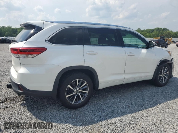 2017 Toyota Highlander XLE z VIN 5TDJZRFH6HS362094, wystawiony jako Copart lot #55086425 z przebiegiem 77 078 mil mil oraz Szkoda całkowita • Salvage title. Historia ofert i sprzedaży dostępna na DreamBid. Obrazek 3.
