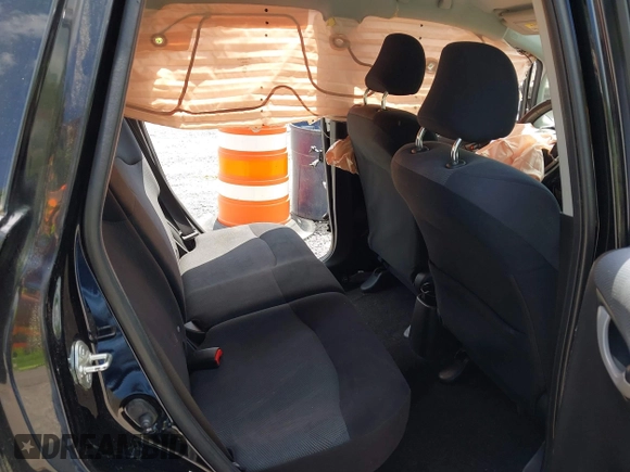 2010 Honda Fit Sport с VIN JHMGE8H47AC004261, выставлен на аукционе IAAI как лот 42326565 с пробегом 128 717 миль миль и . История ставок и продаж доступна на DreamBid. Изображение 8.