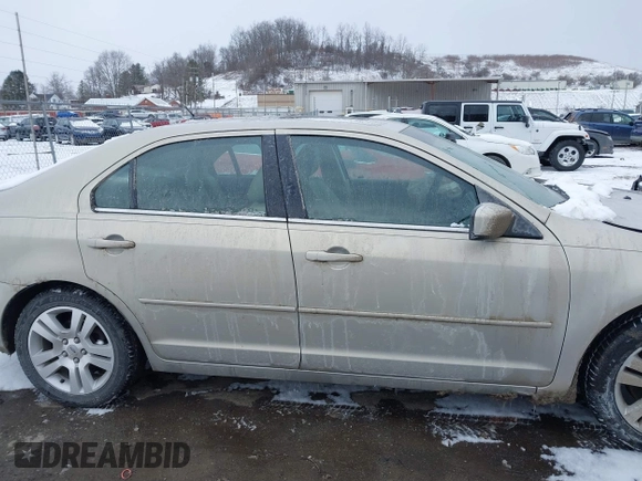 2009 Ford Fusion SEL with VIN 3FAHP08ZX9R107528, listed as a IAAI auction lot 41634988 with 113,352 mi miles. Bid and sale history available at carsss.com. Image 13.