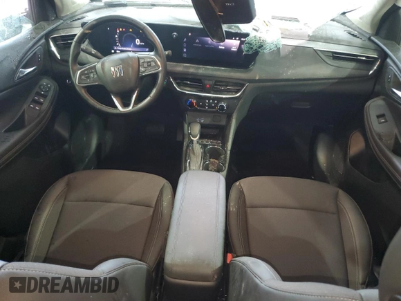 2025 Buick Encore GX Preferred z VIN KL4AMCSL7SB155776, wystawiony jako Copart lot #65182045 z przebiegiem 8 818 mil mil oraz Szkoda całkowita • Salvage title. Historia ofert i sprzedaży dostępna na DreamBid. Obrazek 8.