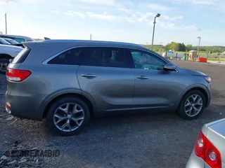 2016 Kia Sorento SX with VIN 5XYPKDA51GG031823, listed as a IAAI auction lot 42142495 with 87,132 mi miles. Bid and sale history available at carsss.com. Image 13.