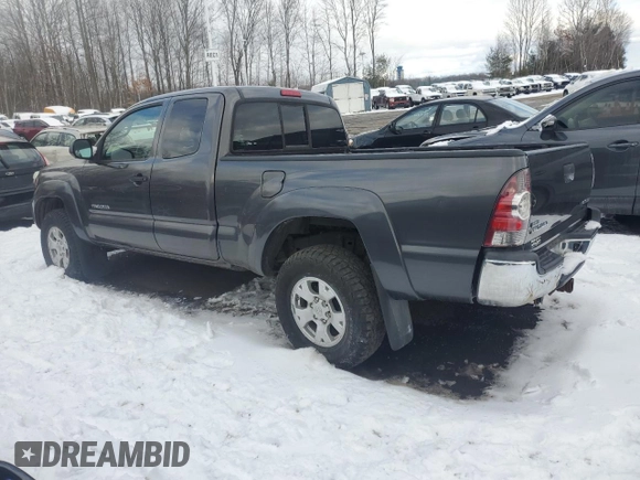 2013 Toyota Tacoma z VIN 5TFUU4EN2DX052230, wystawiony jako Copart lot #43802675 z przebiegiem 102 410 mil mil oraz Szkoda całkowita • Salvage title. Historia ofert i sprzedaży dostępna na DreamBid. Obrazek 2.