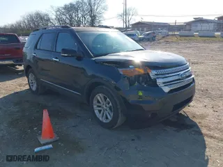 2014 Ford Explorer XLT with VIN 1FM5K7D90EGA20681, listed as a IAAI auction lot 41751453 with 193,709 mi miles. Bid and sale history available at carsss.com. Image 1.