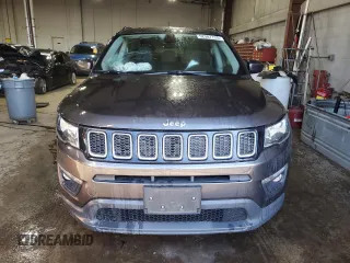 2018 Jeep Compass Latitude with VIN 3C4NJDBB5JT238214, listed as a Copart auction lot 52387725 with 61,325 mi miles and Salvage Title. Bid and sale history available at DreamBid. Image 5.