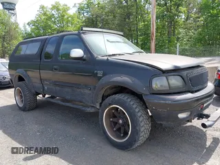 2003 Ford F-150 XL z VIN 1FTRX18L63NA07971, wystawiony jako IAAI lot #42247220 z przebiegiem Nie podano mil oraz . Historia ofert i sprzedaży dostępna na DreamBid. Obrazek 1.
